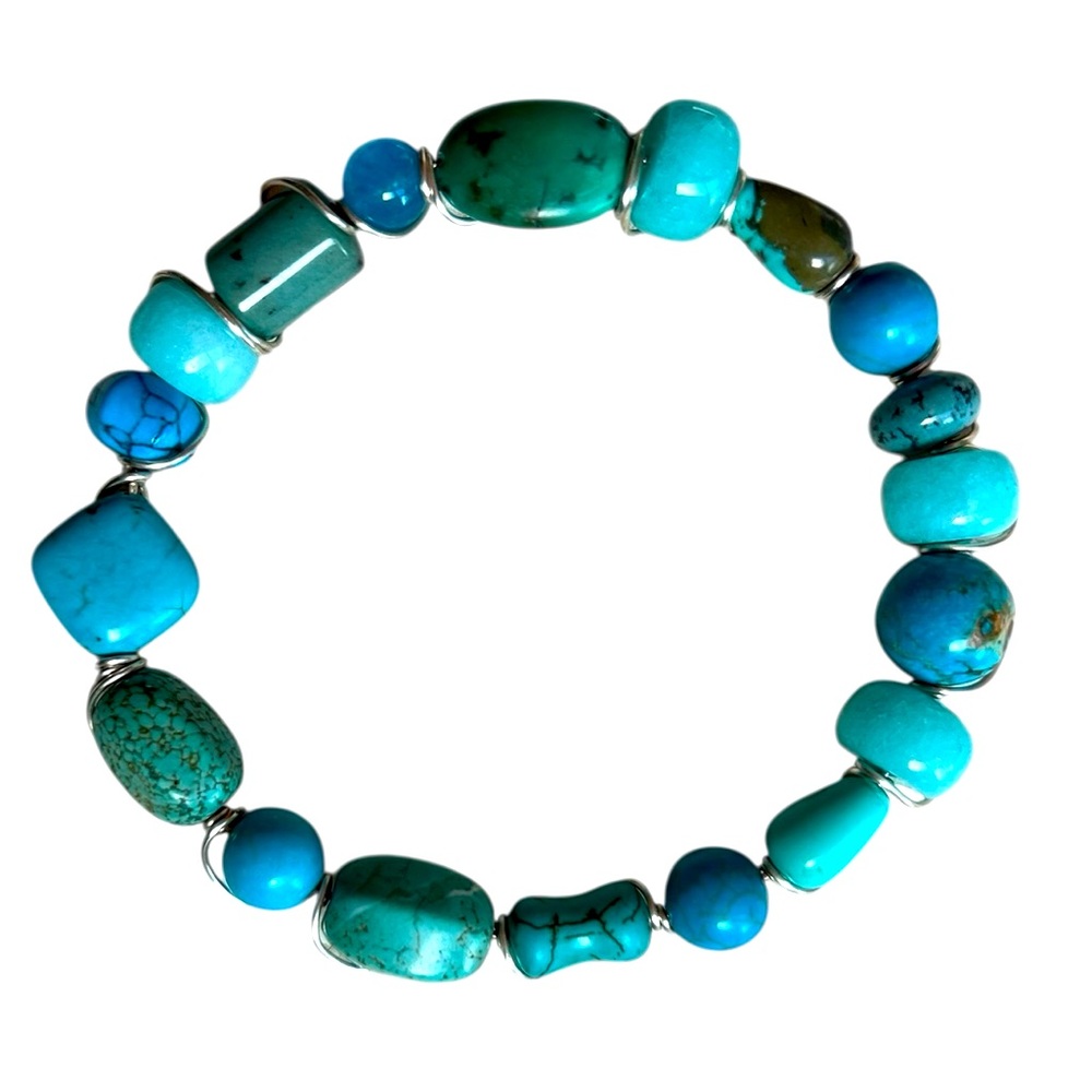Turquoise Beaded Bracelet Medium With Some Aquamarine too!